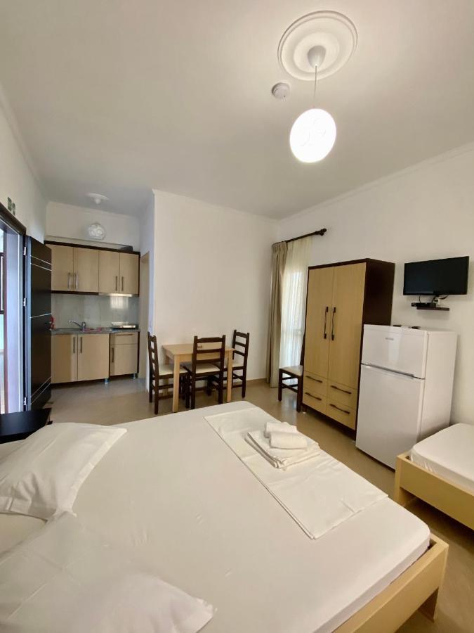 Visi Apartments Ksamil Buitenkant foto