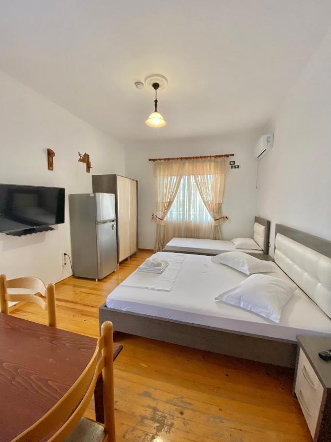 Visi Apartments Ksamil Buitenkant foto